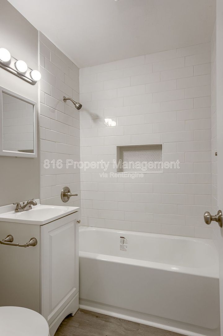 Gallery Image 16