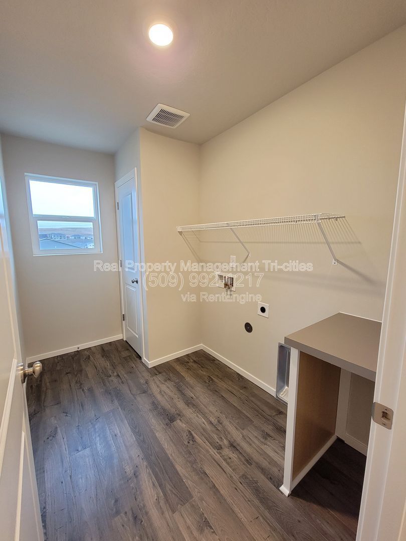 Gallery Image 17