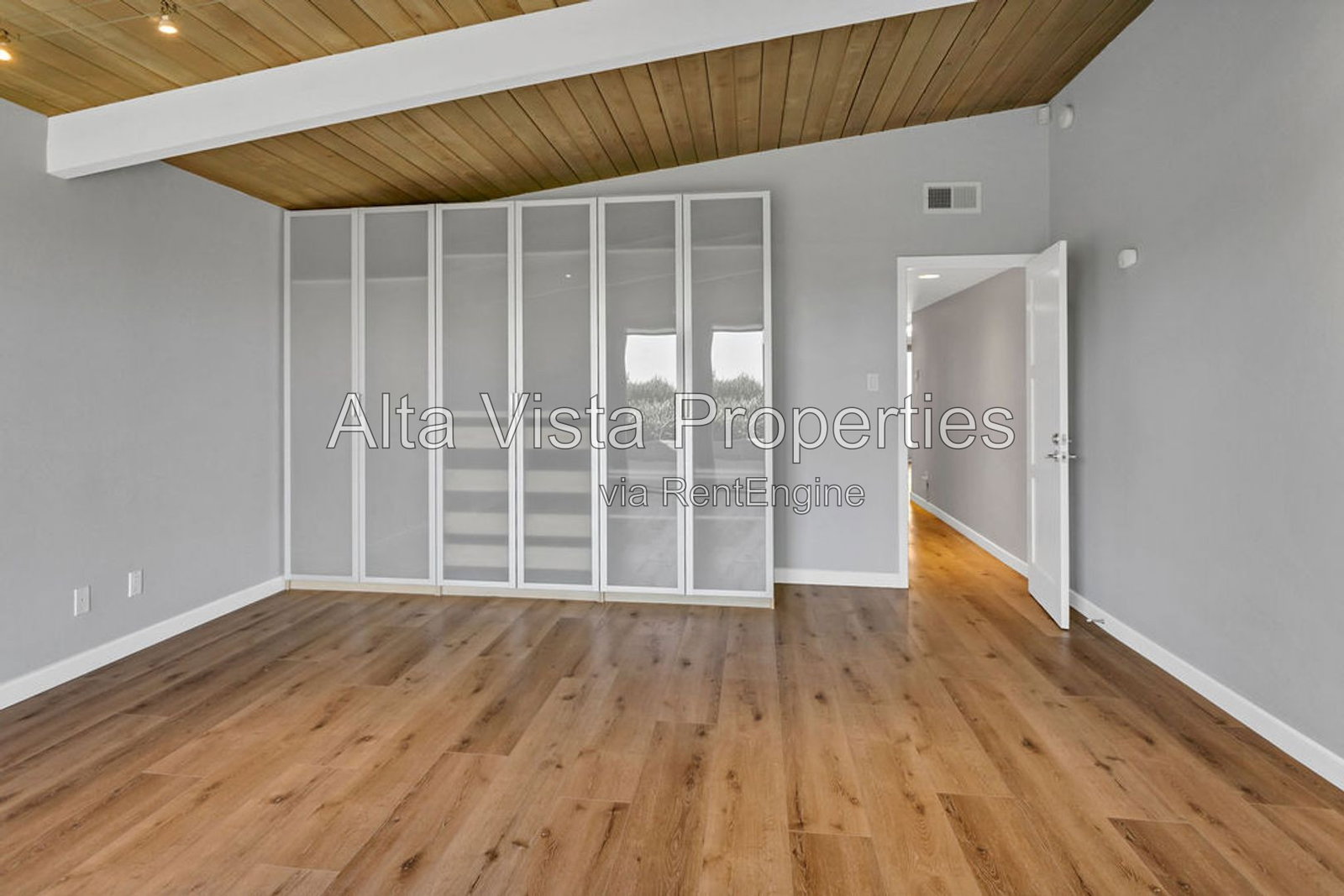 Gallery Image 30