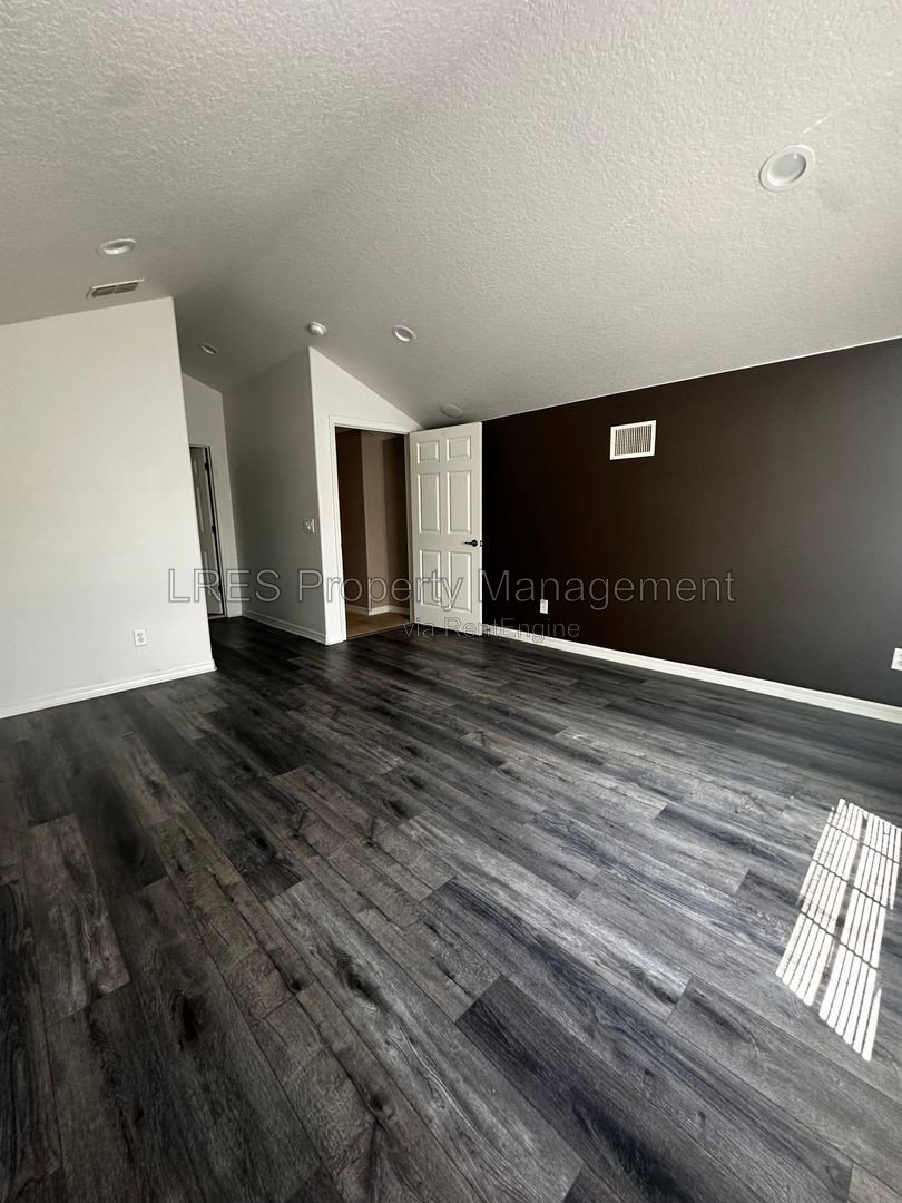Gallery Image 45