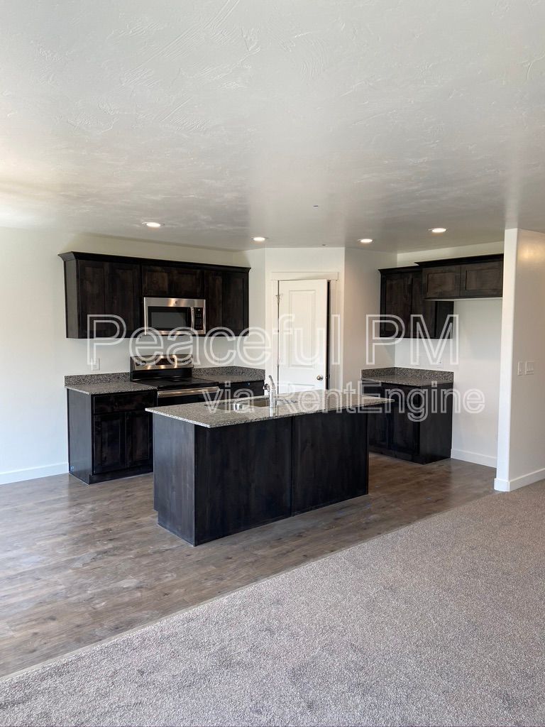 Gallery Image 0