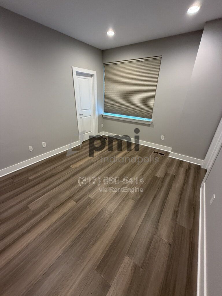 Gallery Image 18