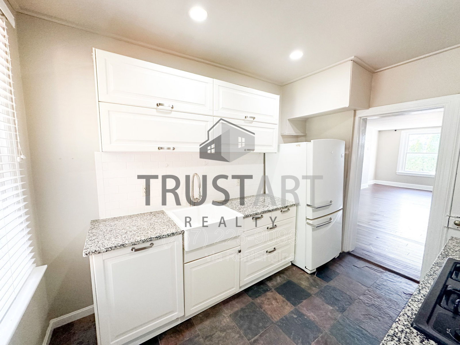 Gallery Image 0