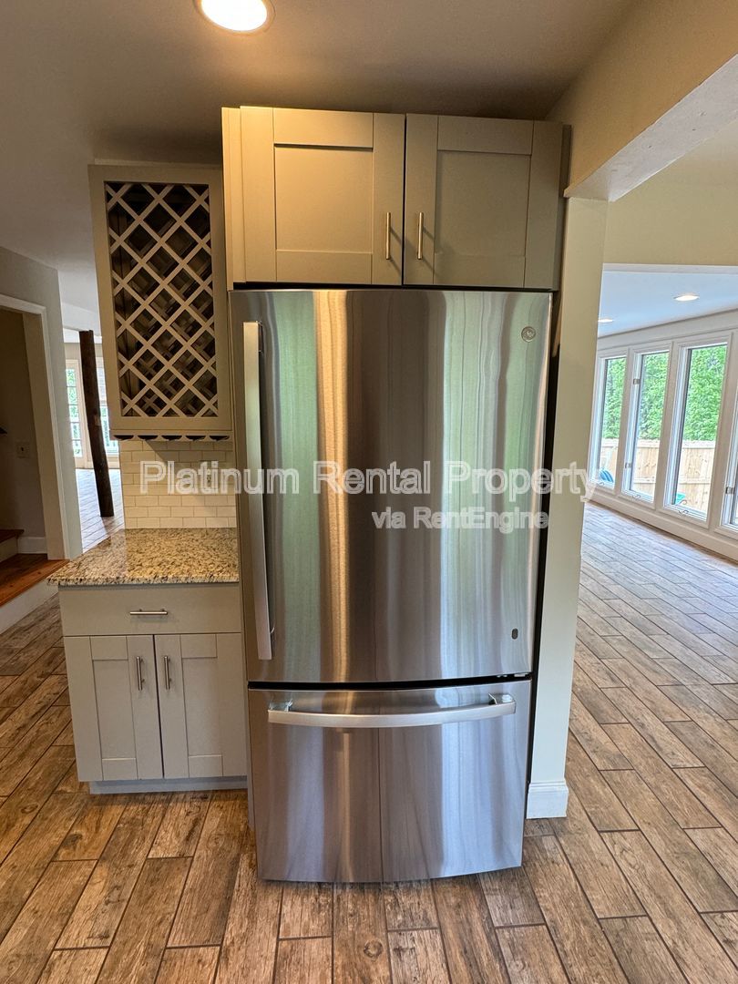 Gallery Image 14