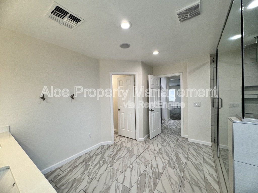 Gallery Image 26
