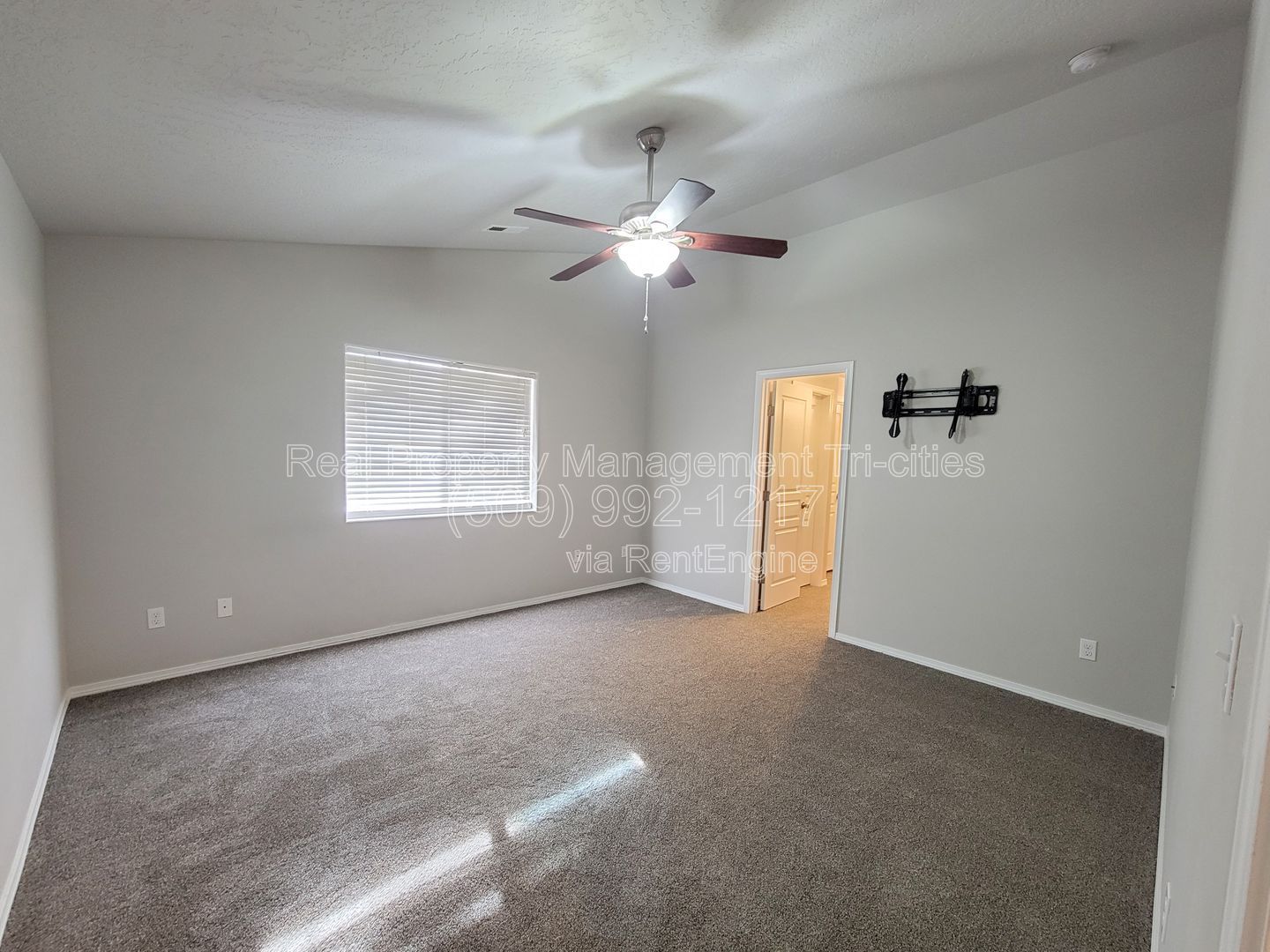 Gallery Image 17