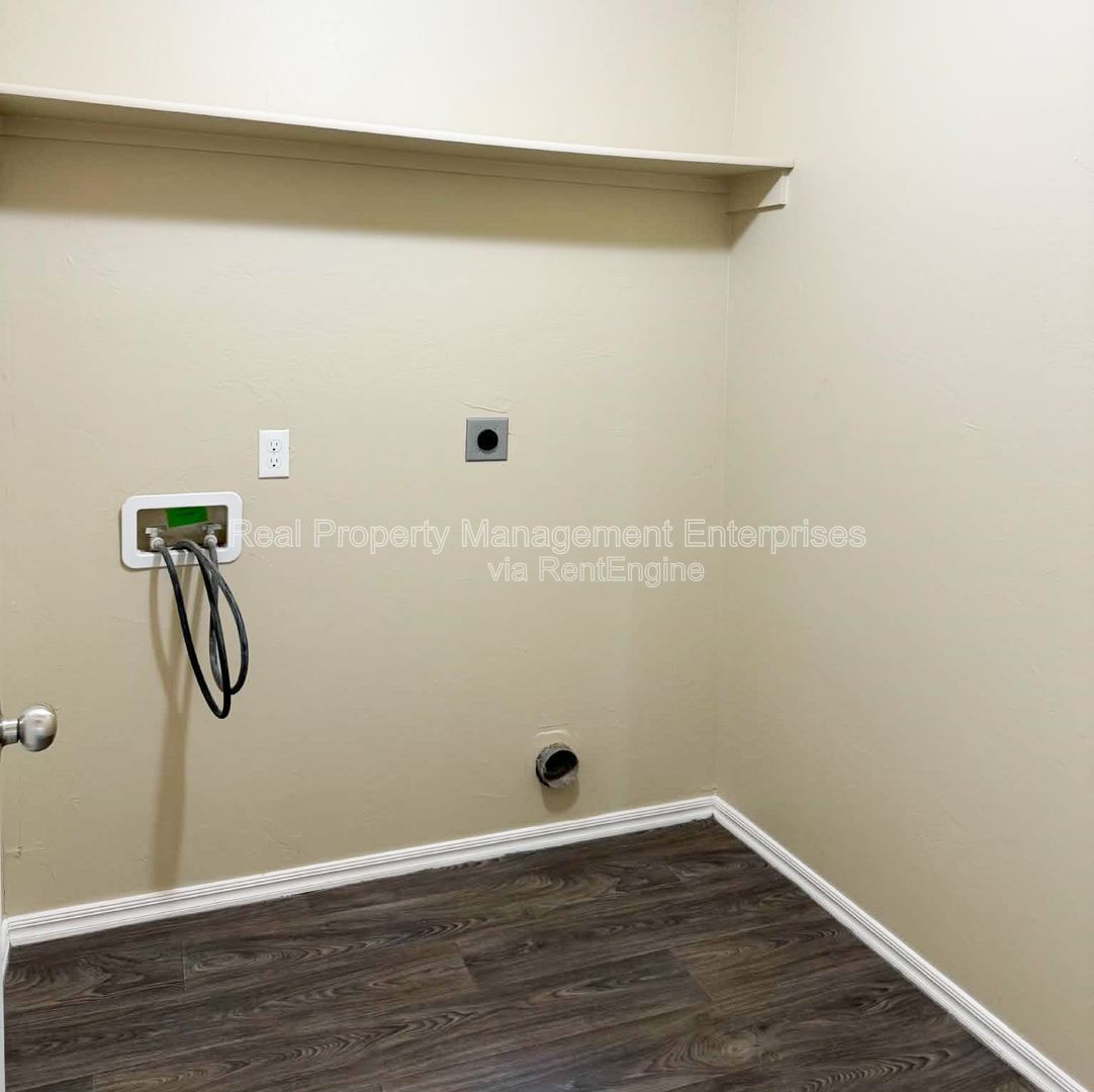 Gallery Image 17