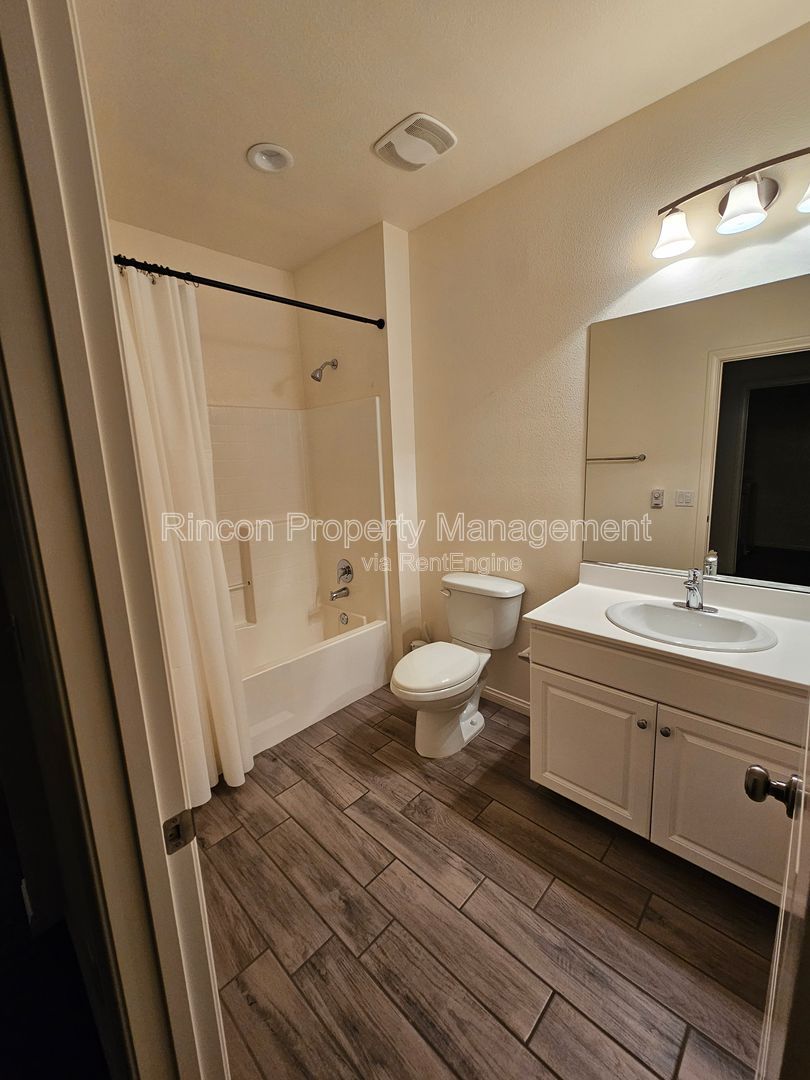 Gallery Image 16