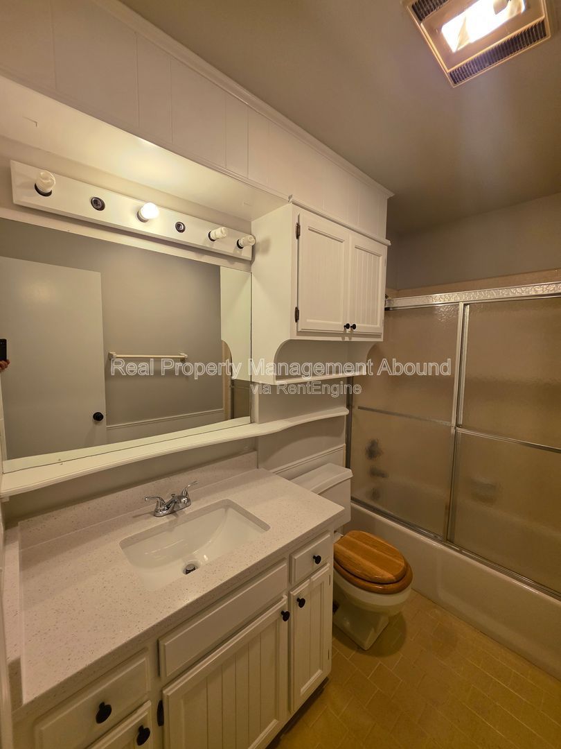 Gallery Image 17