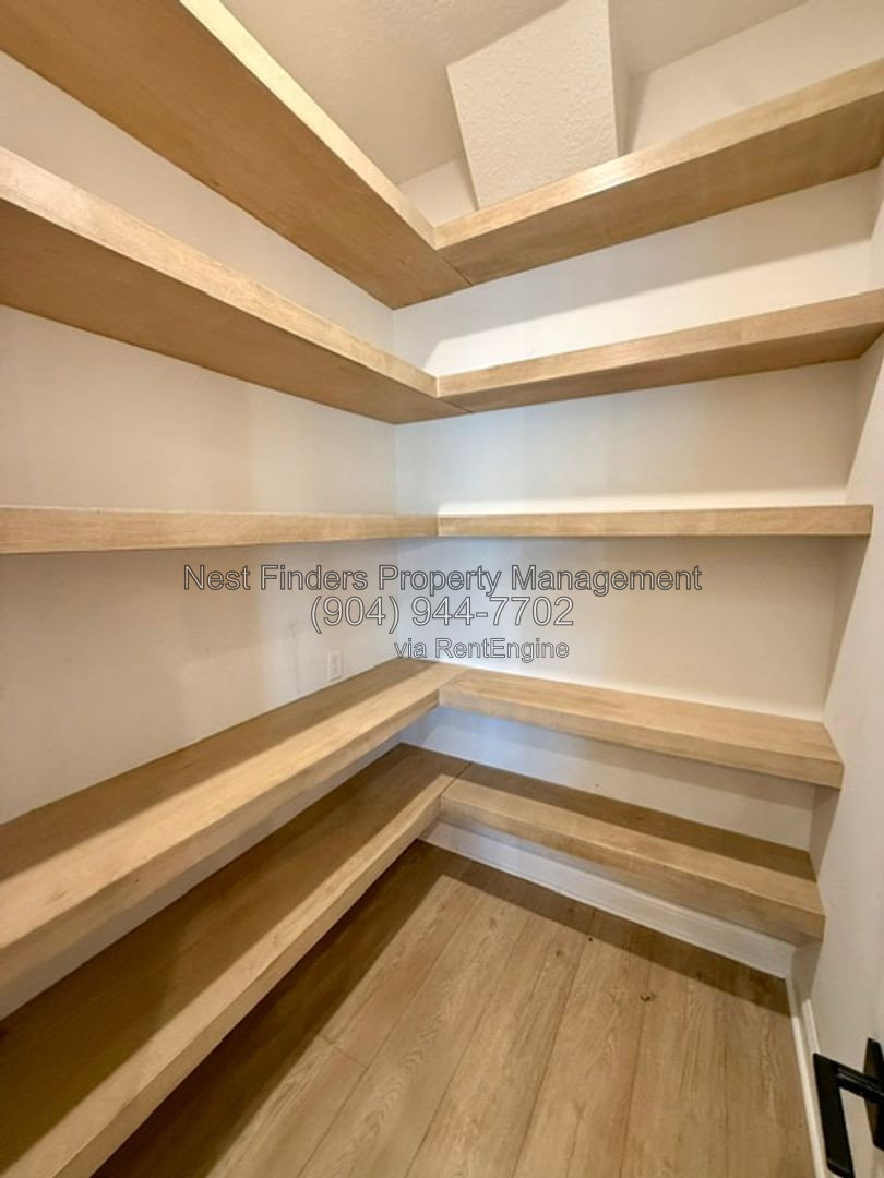 Gallery Image 16