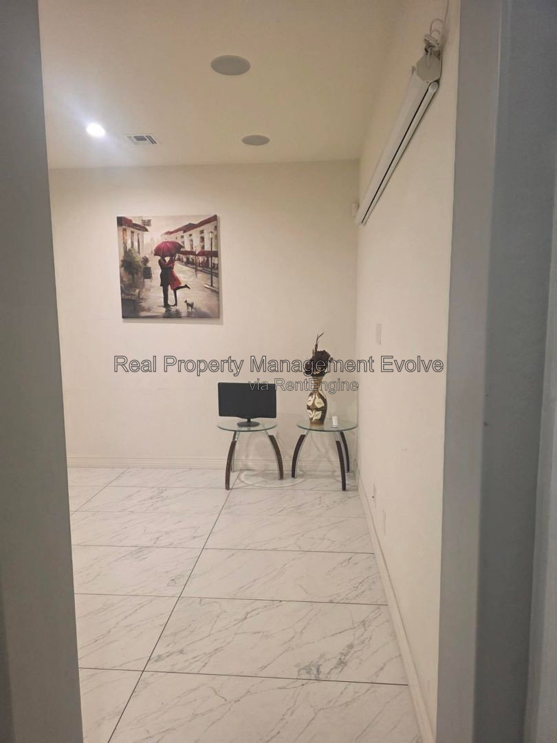 Gallery Image 33