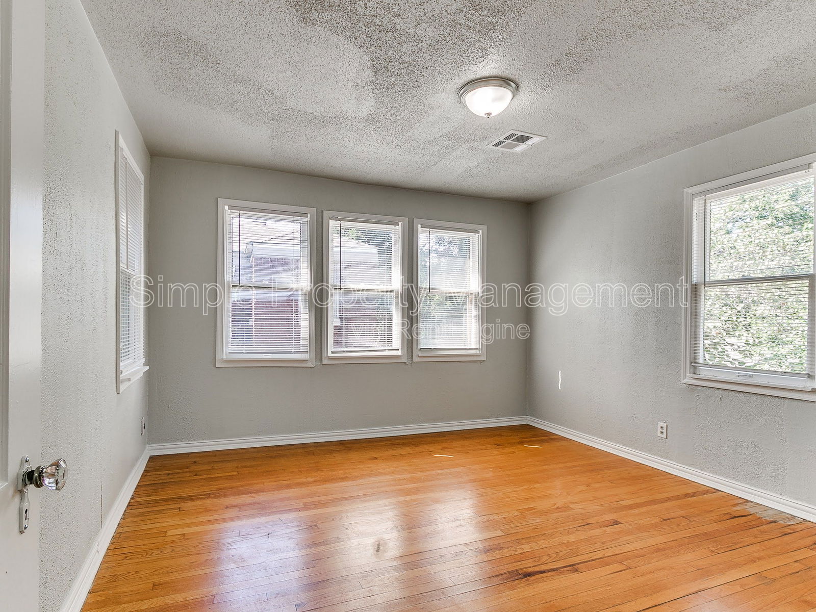 Gallery Image 16