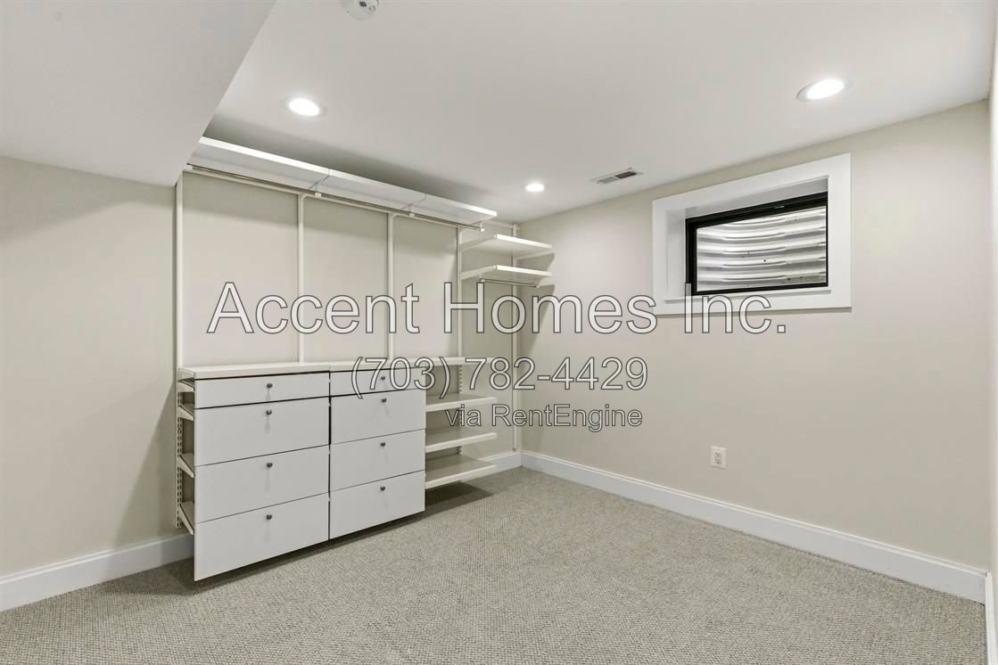 Gallery Image 33