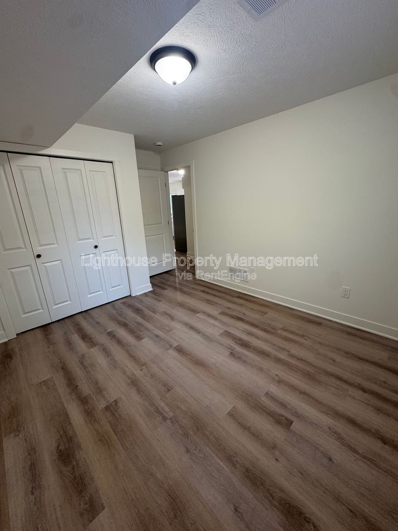 Gallery Image 16