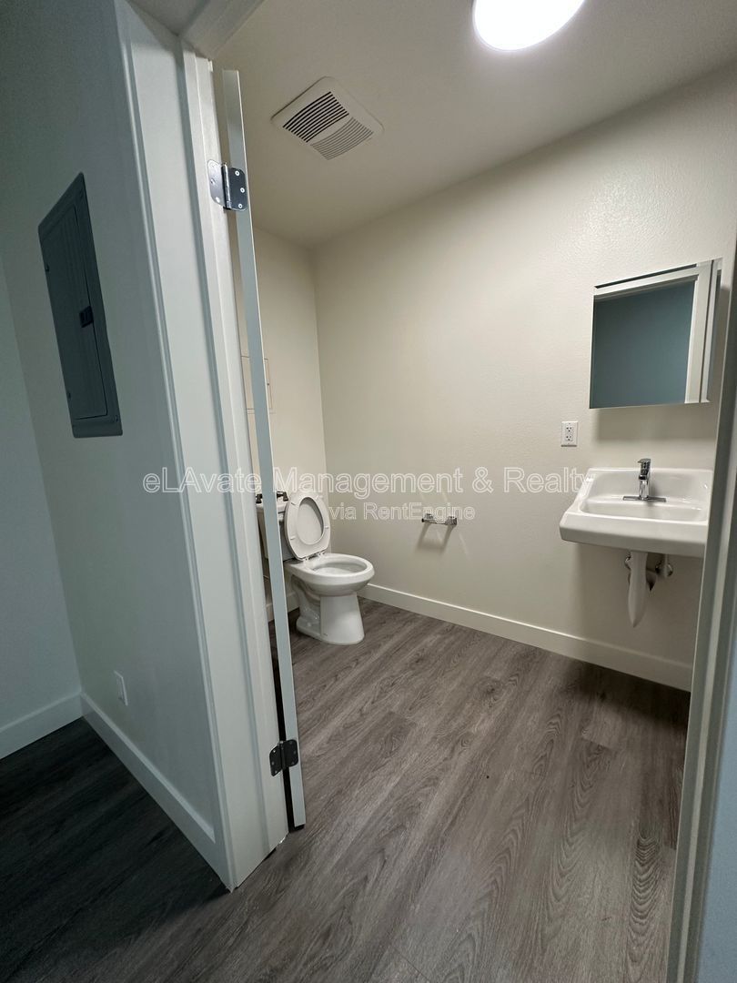 Gallery Image 16