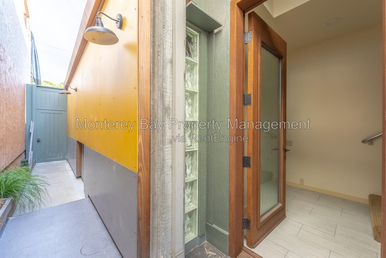 Gallery Image 0