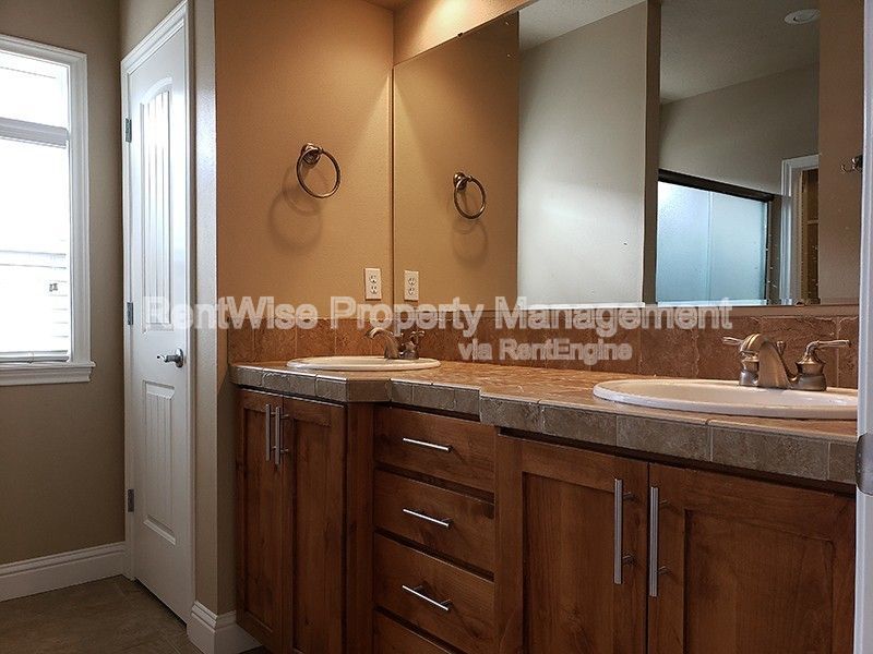 Gallery Image 24
