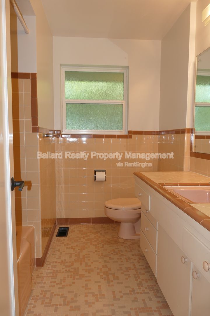 Gallery Image 16