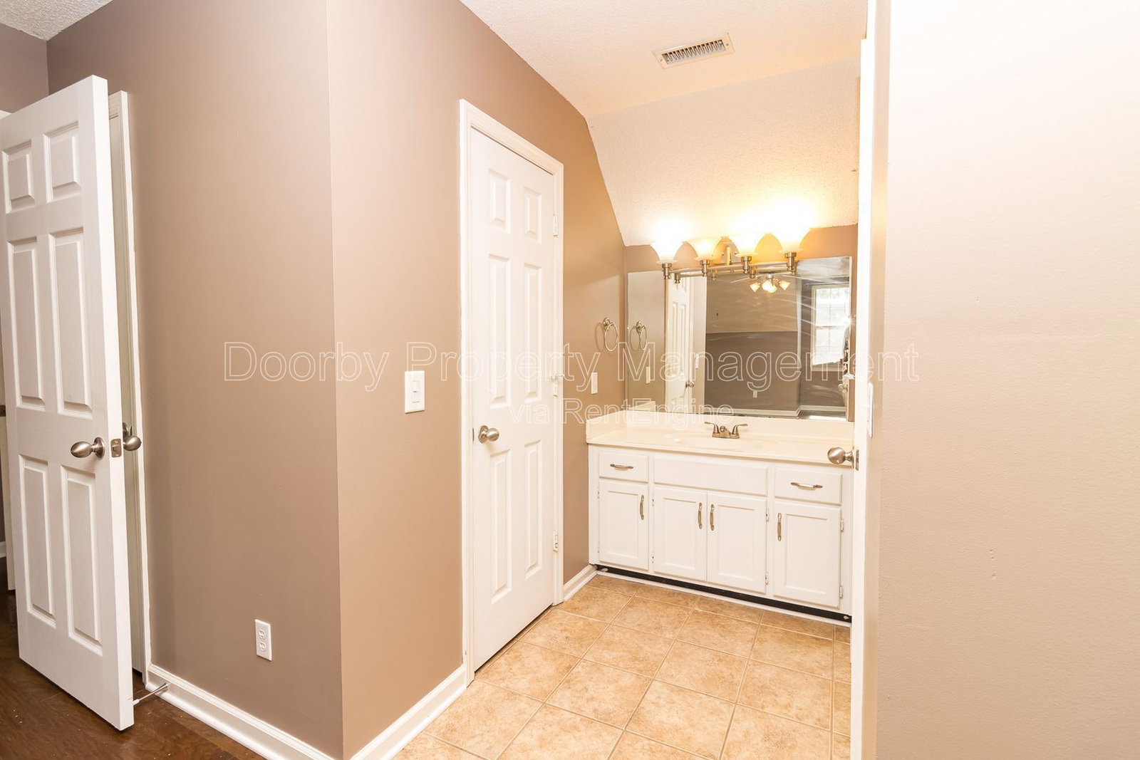Gallery Image 18