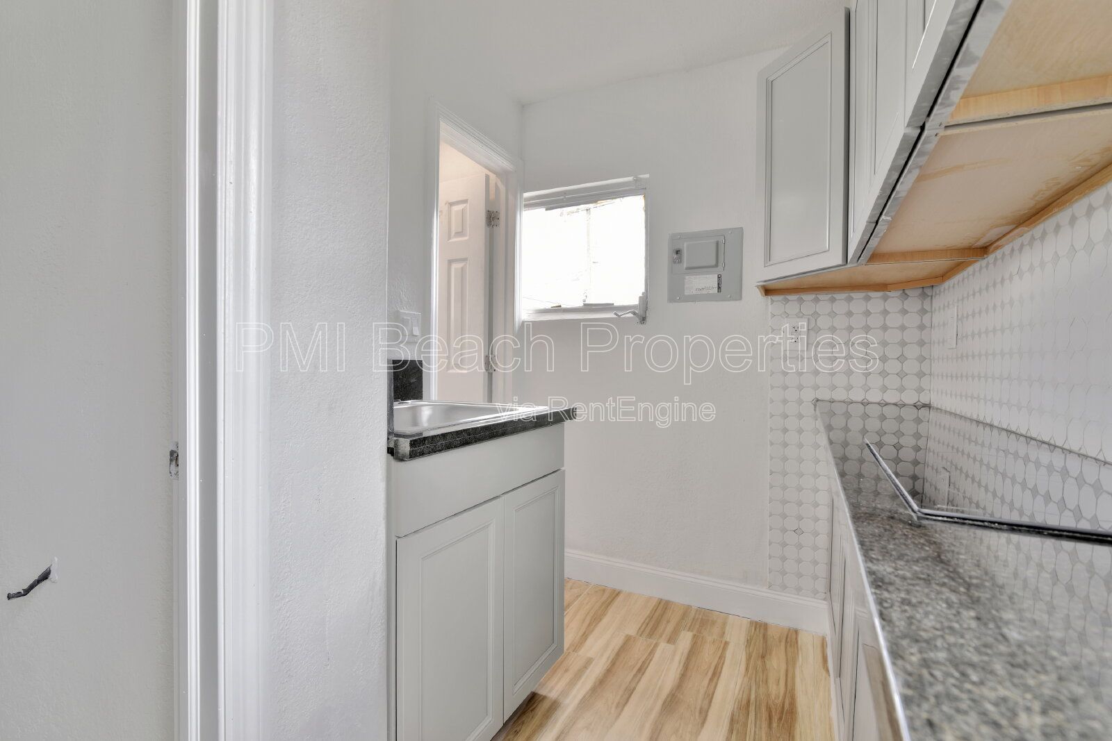 Gallery Image 0
