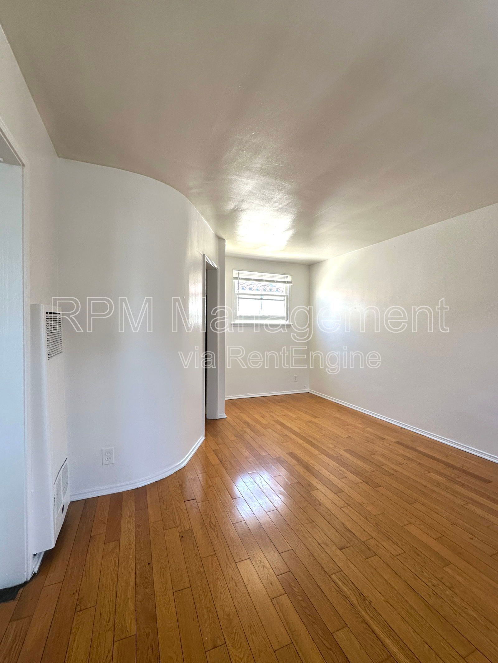 Gallery Image 0