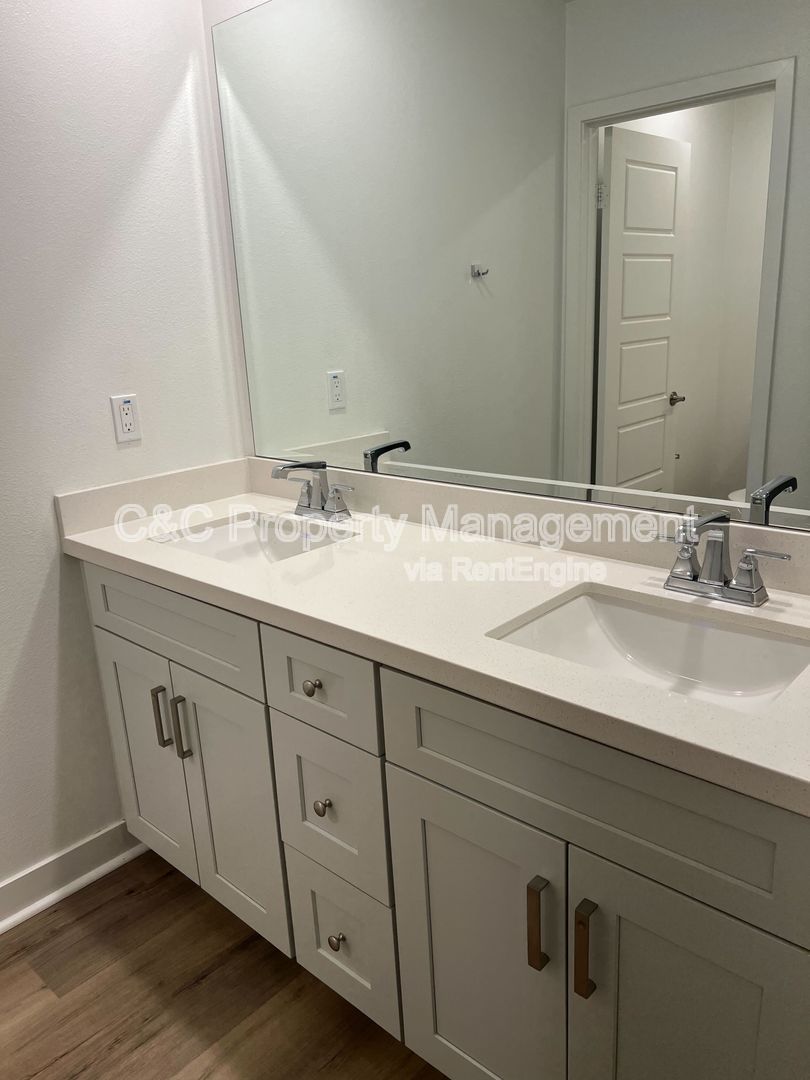 Gallery Image 18
