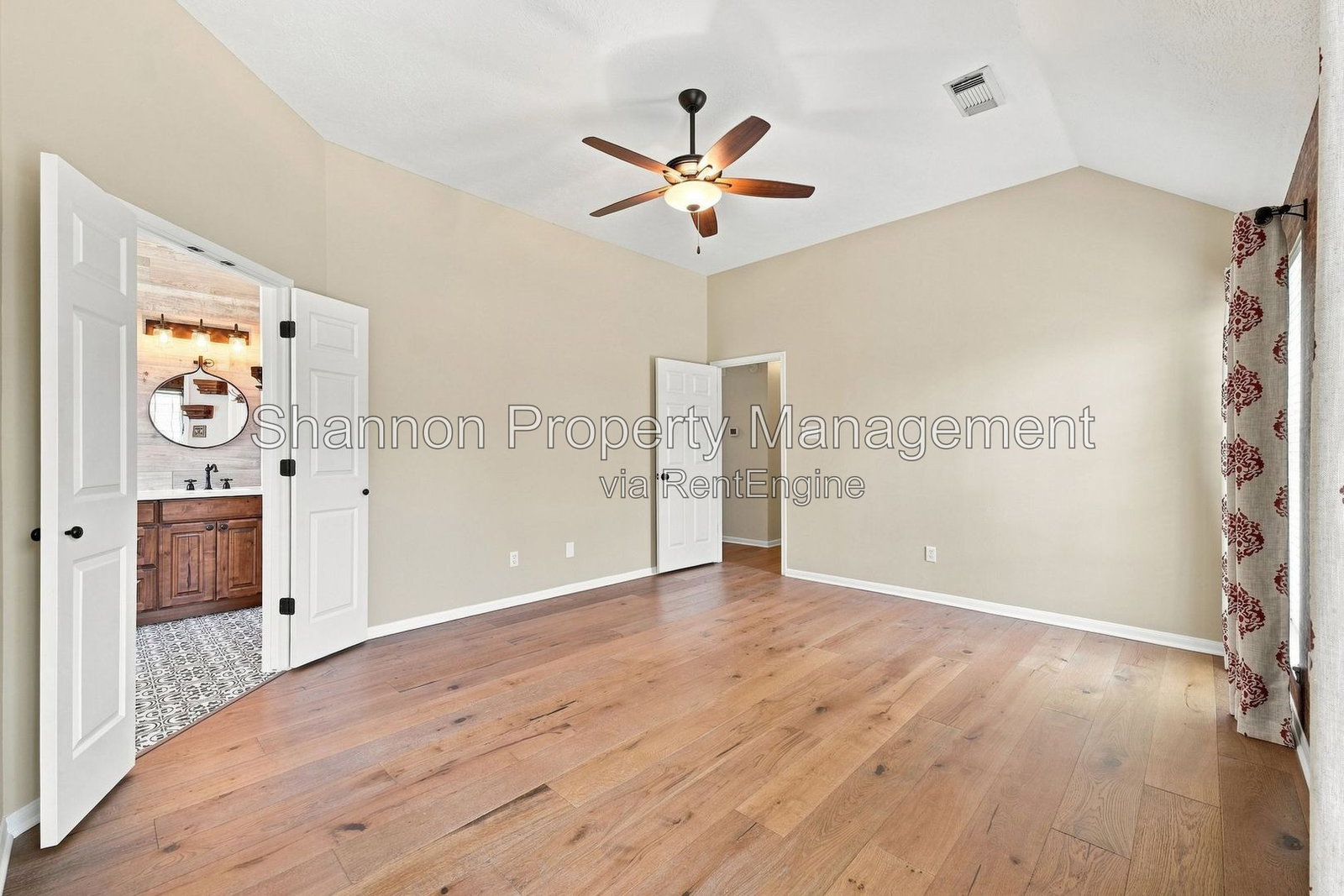 Gallery Image 18