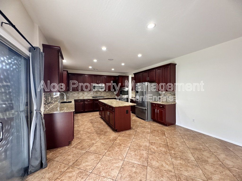 Gallery Image 44