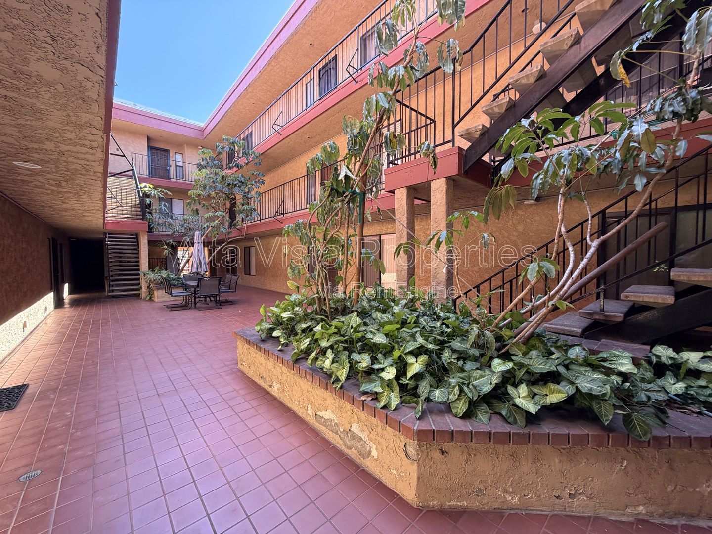 Gallery Image 18