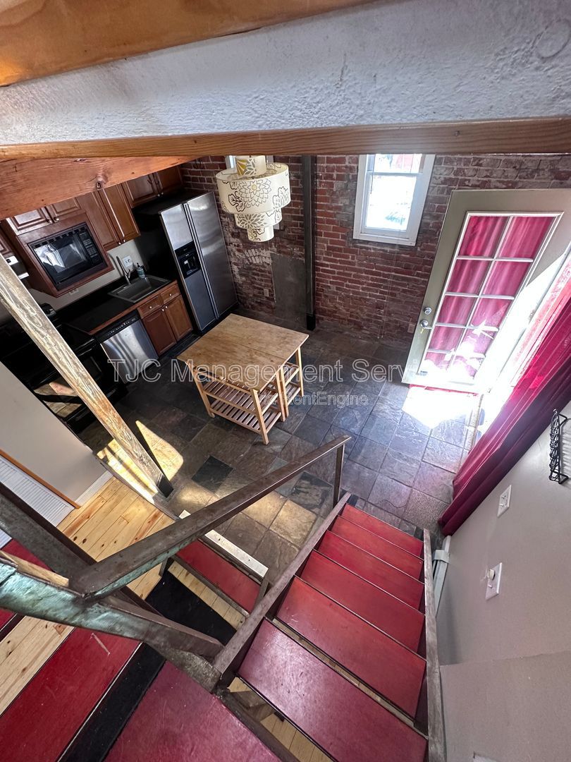 Gallery Image 0