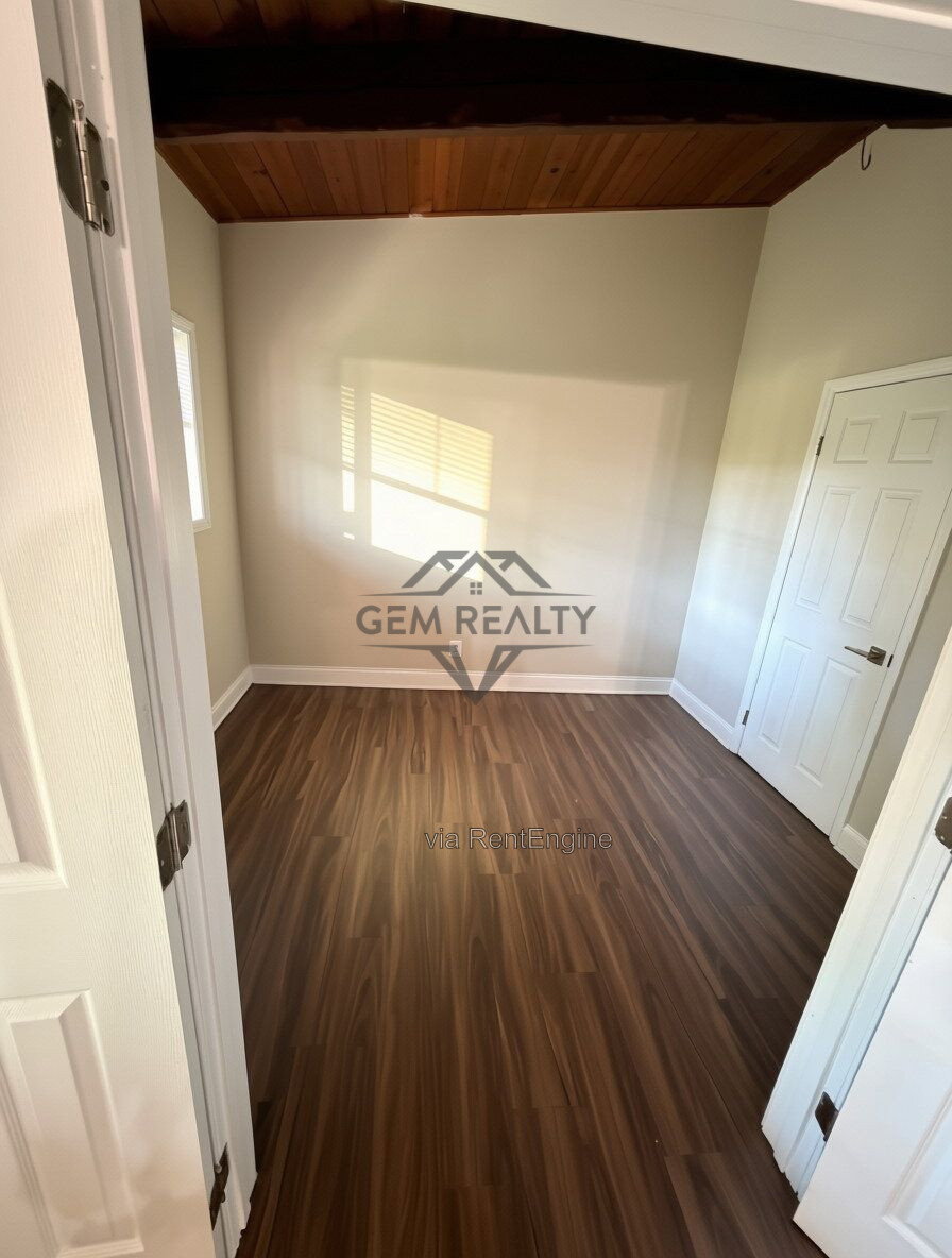 Gallery Image 16