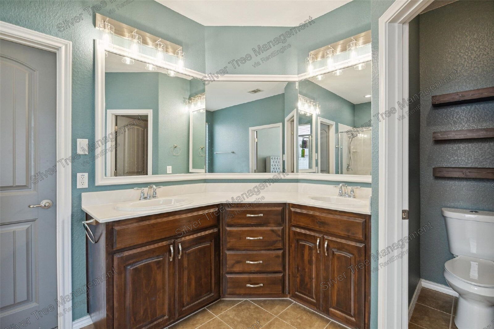 Gallery Image 16
