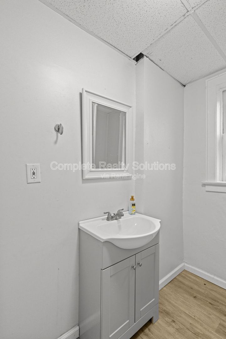 Gallery Image 17