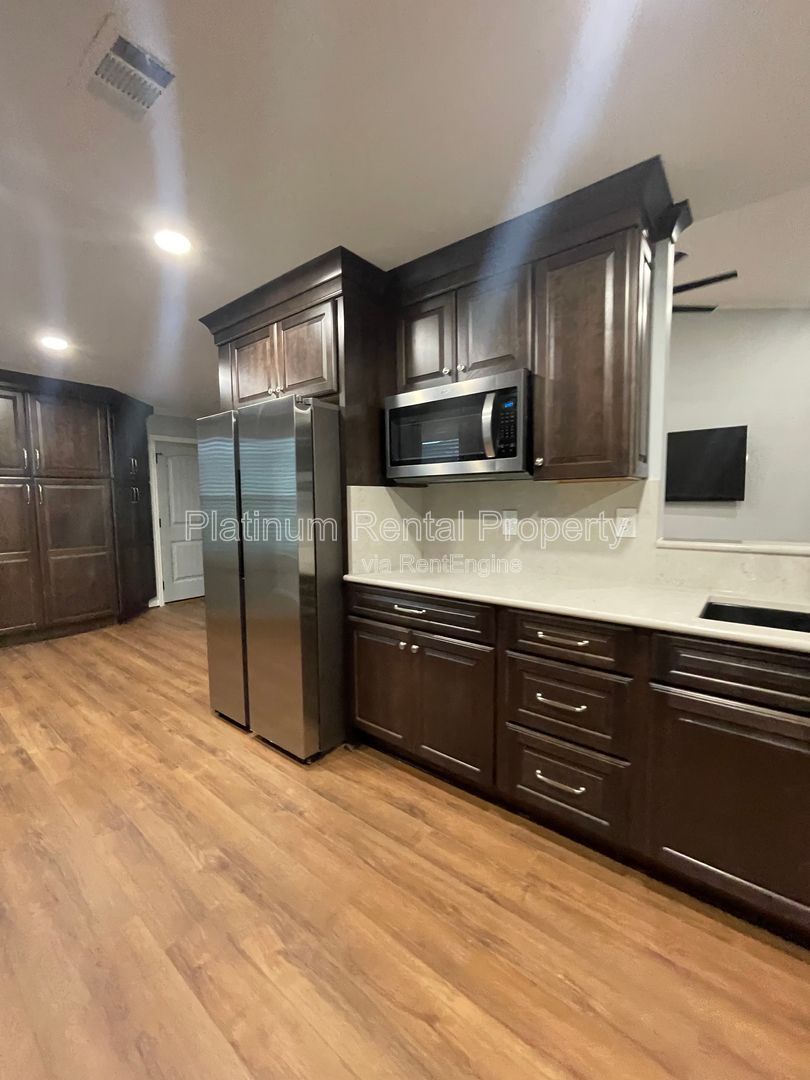 Gallery Image 41