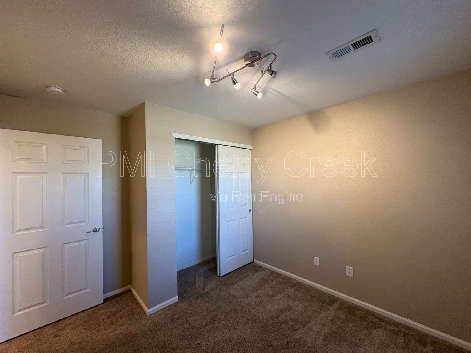 Gallery Image 19