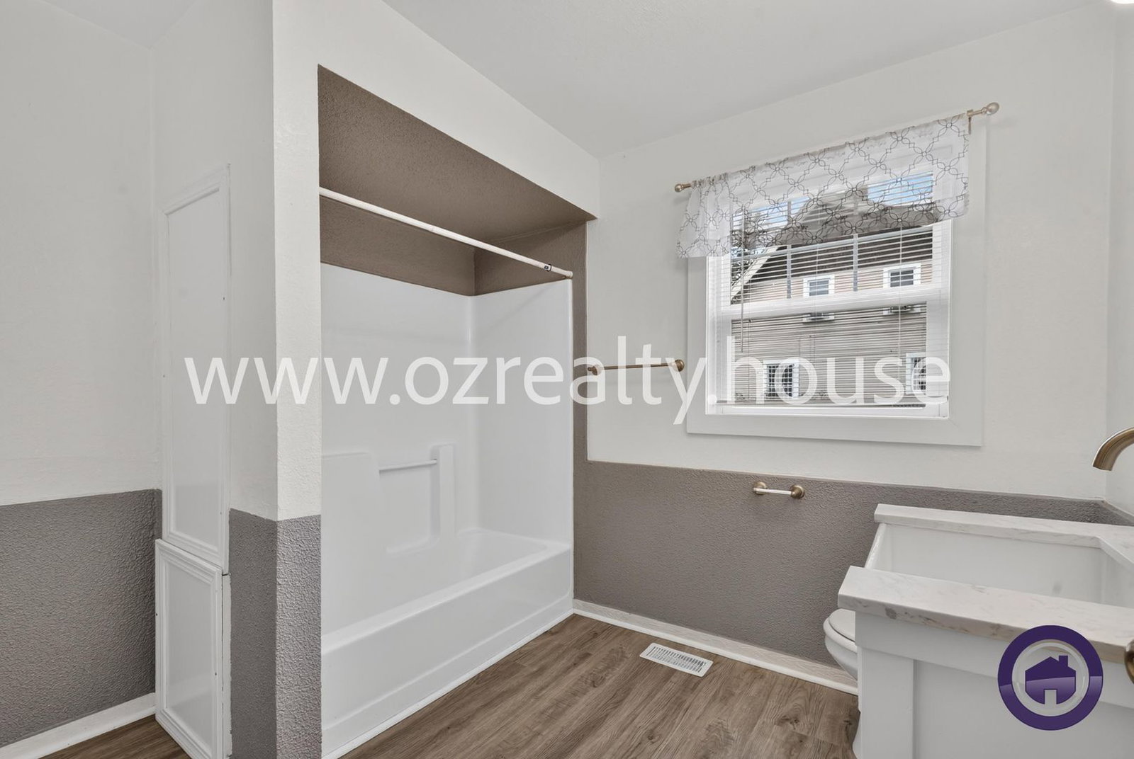 Gallery Image 14