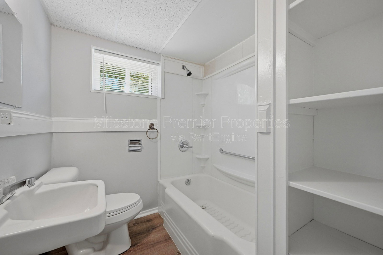 Gallery Image 13