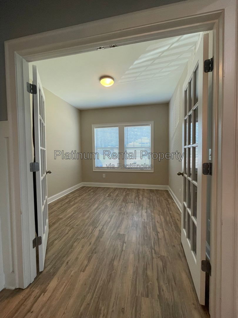 Gallery Image 13