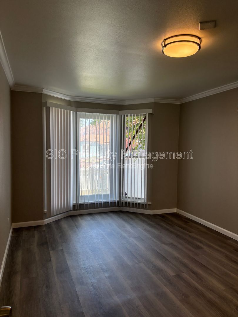 Gallery Image 15
