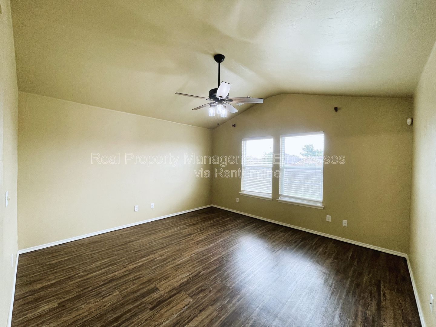 Gallery Image 16