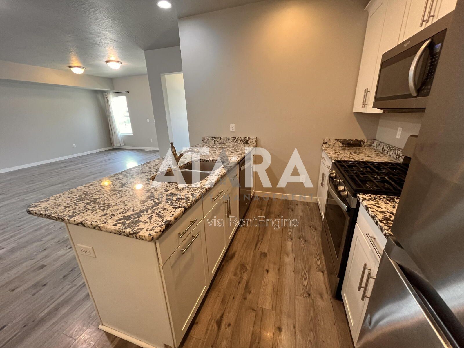 Gallery Image 13