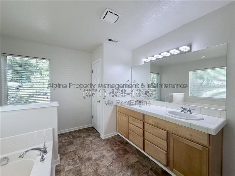 Gallery Image 33