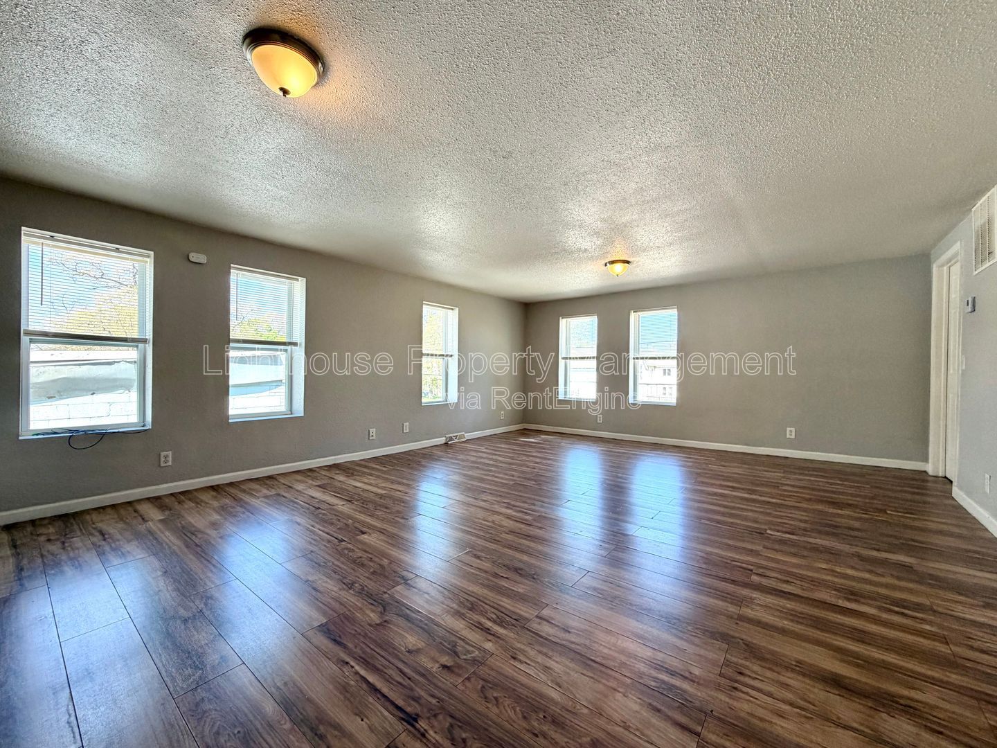 Gallery Image 0