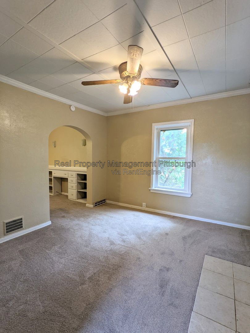 Gallery Image 0