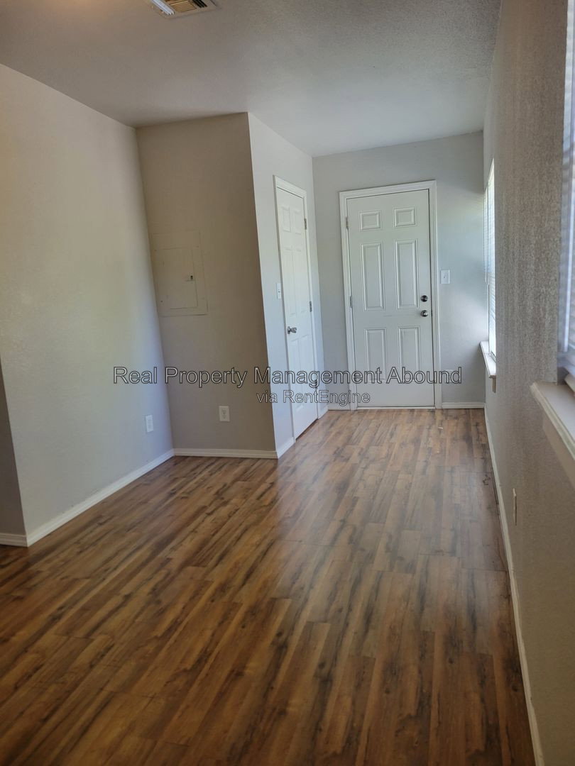 Gallery Image 13