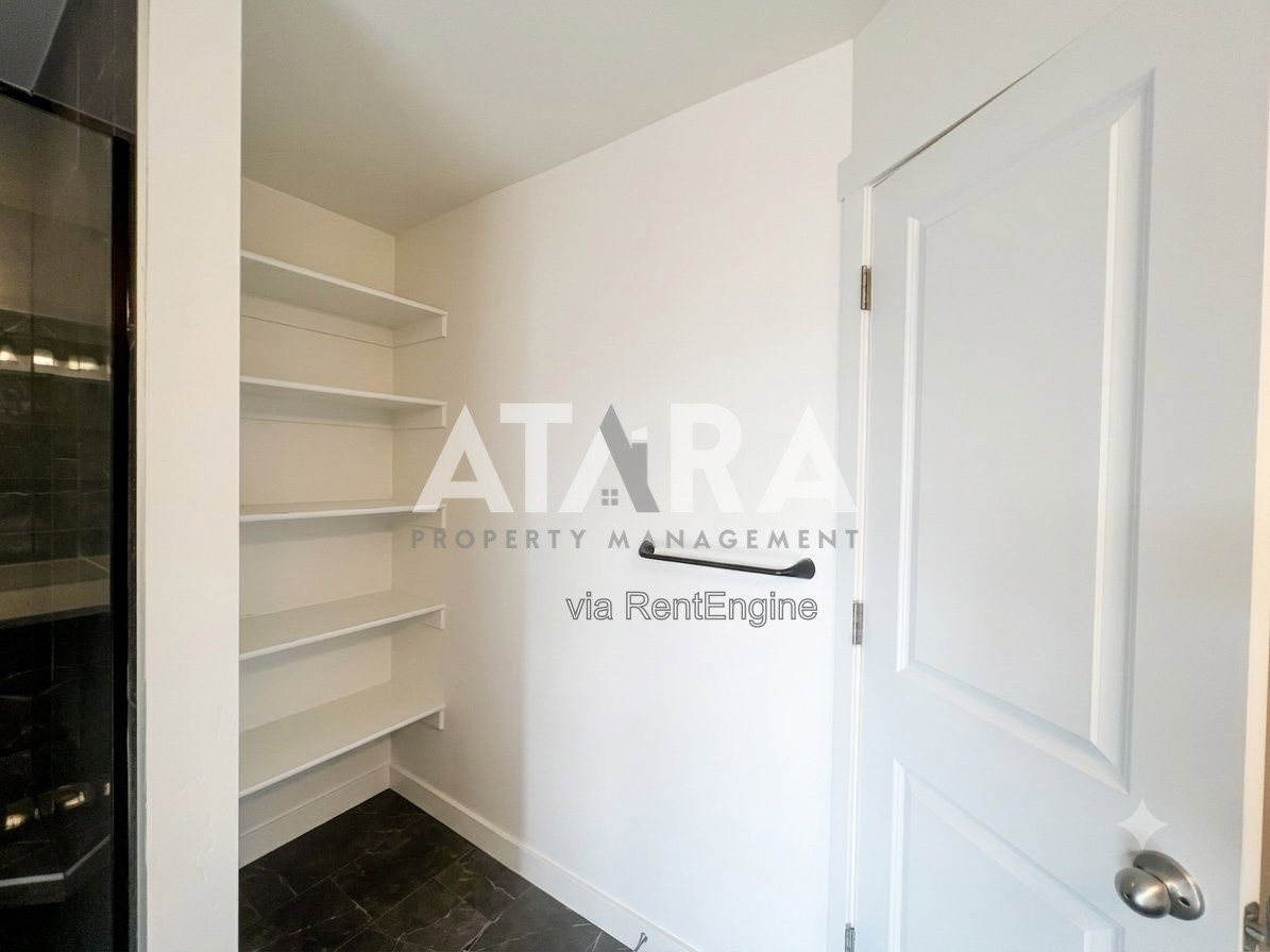 Gallery Image 33