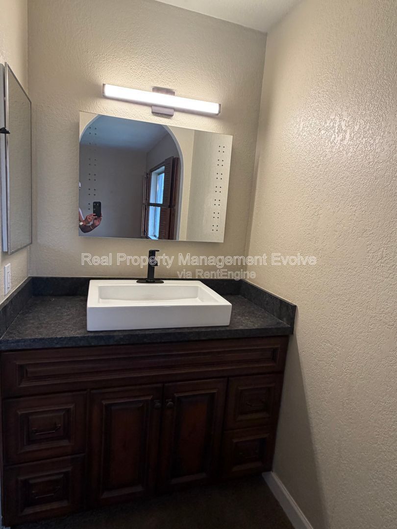 Gallery Image 18