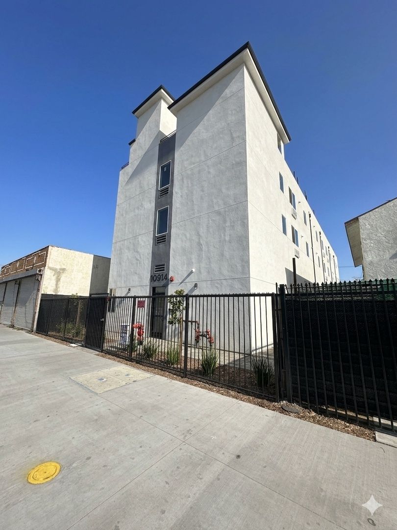 Gallery Image 15