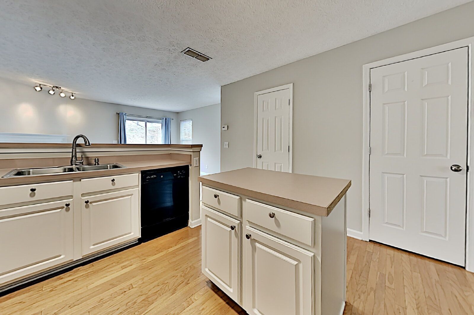 Gallery Image 15