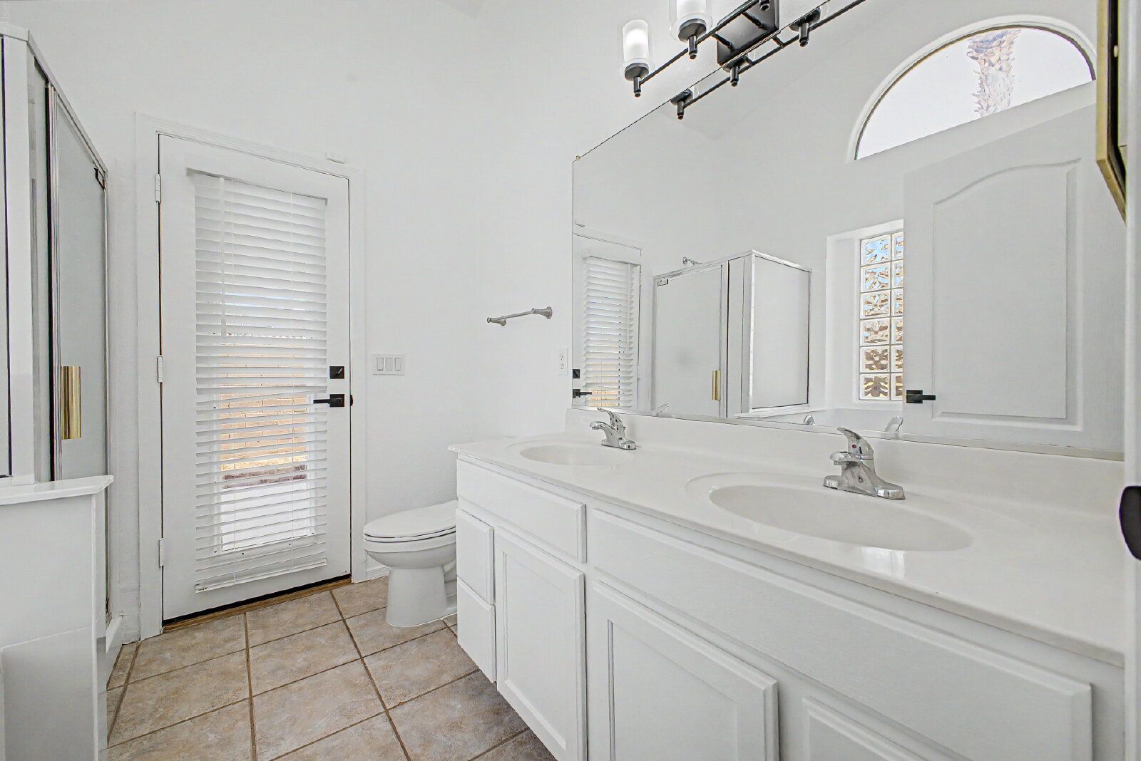 Gallery Image 14